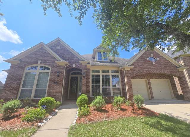 Property at 12515 Stoney Creek Dr, Pearland, TX 77584, 4 beds, 3 baths