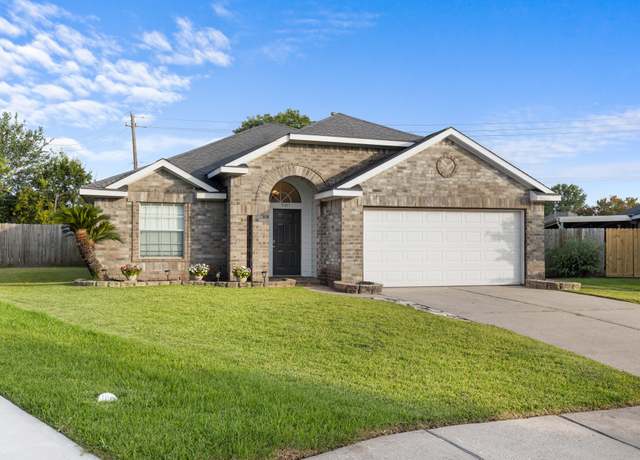 Property at 9301 Sioux Dr, La Porte, TX 77571, 3 beds, 2 baths