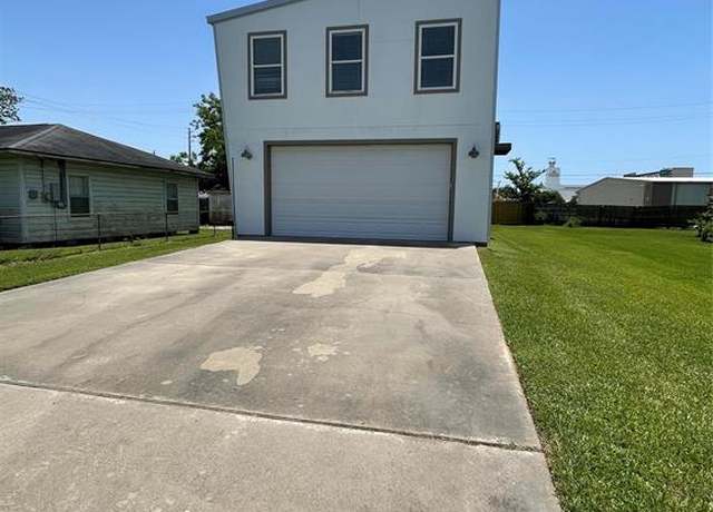 Property at 713 Lewis St, Clute, TX 77531, 1 bed, 1.5 baths
