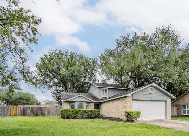 Property at 12210 Innsbruk Ct, Houston, TX 77066, 3 beds, 2.5 baths