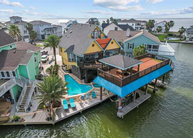 Property at 106 Isles End Rd, Tiki Island, TX 77554, 3 beds, 2.5 baths