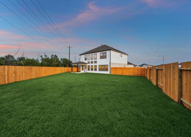 Property at 390 Kendall Crest Dr, Alvin, TX 77511, 4 beds, 3.5 baths