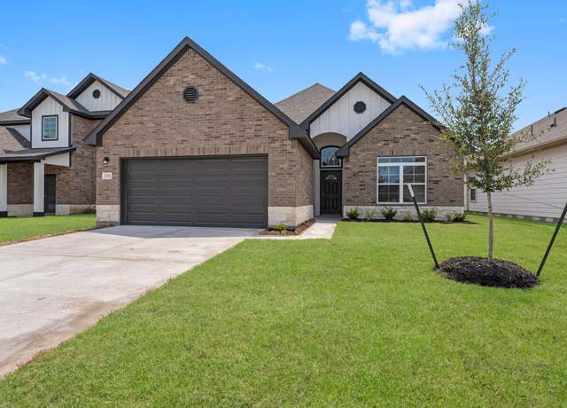 Property at 11833 Whirlaway Dr, Willis, TX 77318, 4 beds, 2.5 baths