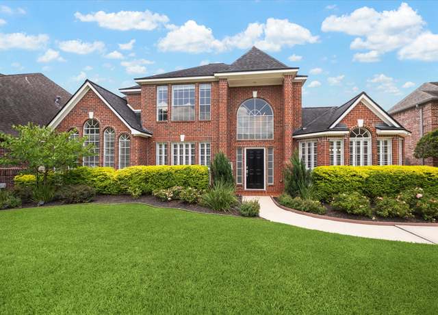 Property at 7919 Huddersfield Ct, Spring, TX 77379, 4 beds, 3 baths