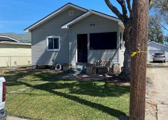 Property at 1914 40th St, Galveston, TX 77550, 2 beds, 2 baths