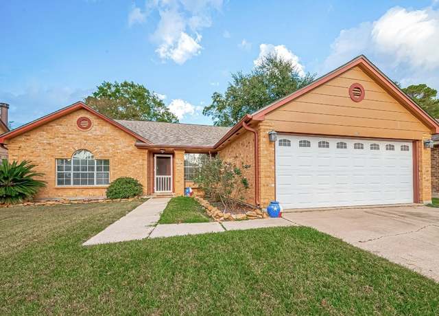 Property at 410 Forest Hills Dr, League City, TX 77573, 4 beds, 2 baths