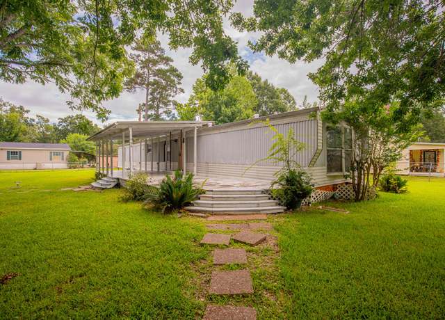 Property at 150 Wilcox Dr, Livingston, TX 77351, 3 beds, 2 baths
