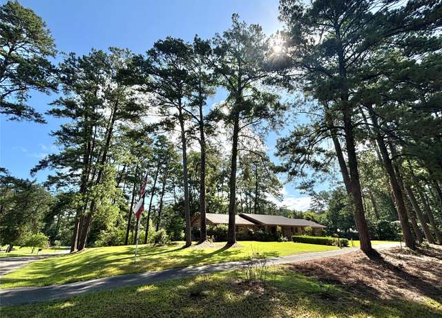 Property at 12 Carolyn Dr, Woodville, TX 75979, 3 beds, 3 baths