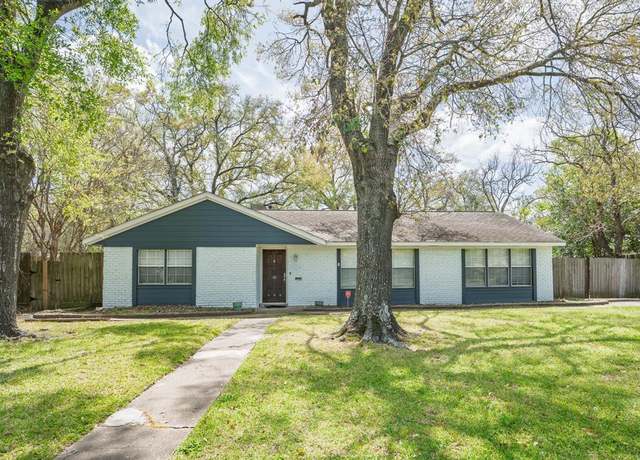 Property at 5507 W Bellfort Ave, Houston, TX 77035, 3 beds, 2.5 baths