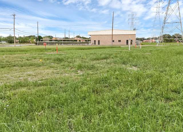 Property at 624 Preston Ave, Pasadena, TX 77503