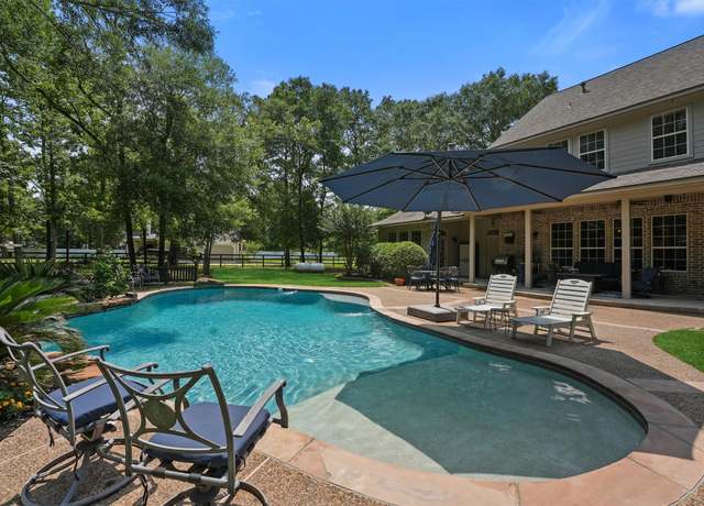Property at 711 Valley Commons Dr, Huffman, TX 77336, 4 beds, 3.5 baths