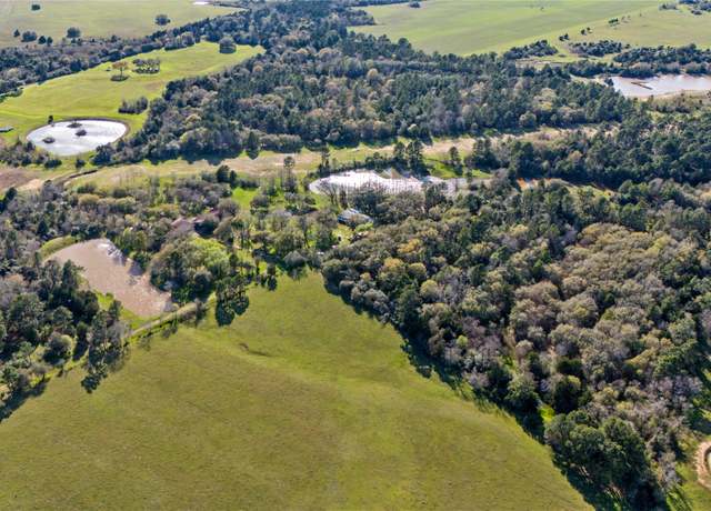 Property at 8870 Hart Ln, Sealy, TX 77474, 4 beds, 3 baths