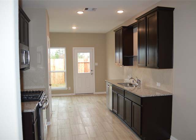 Property at 3230 Harmony Creek Ln, Spring, TX 77386, 3 beds, 2.5 baths