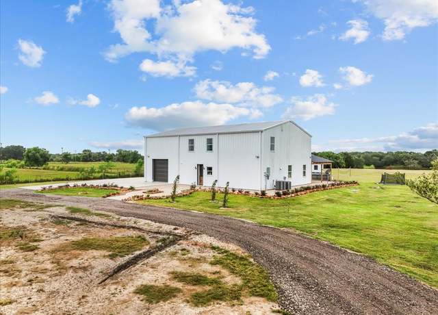 Property at 10624 County Road 200, Alvin, TX 77511, 4 beds, 2.5 baths