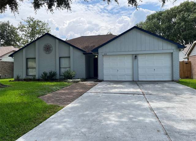 Property at 305 Foxtail Ct, League City, TX 77573, 3 beds, 2 baths