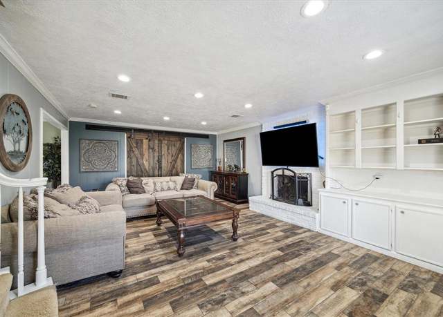 Property at 5502 Enchanted Timbers Dr, Humble, TX 77346, 5 beds, 2.5 baths