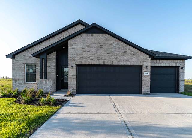 Property at 714 Stagecoach Dr, Dayton, TX 77535, 4 beds, 2 baths