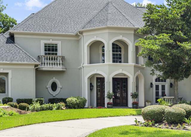 Property at 26 Commanders Pt, Missouri City, TX 77459, 5 beds, 5 baths
