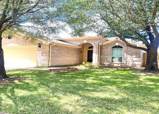 Property at 19635 Pitchstone Dr, Tomball, TX 77377, 3 beds, 2 baths