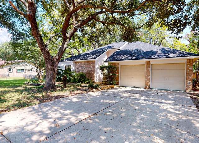 Property at 1116 N Bristol Ct, League City, TX 77573, 3 beds, 2 baths