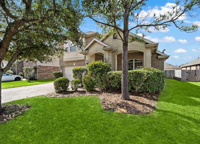 Property at 208 Bailey Brook Ln, Dickinson, TX 77539, 4 beds, 3.5 baths