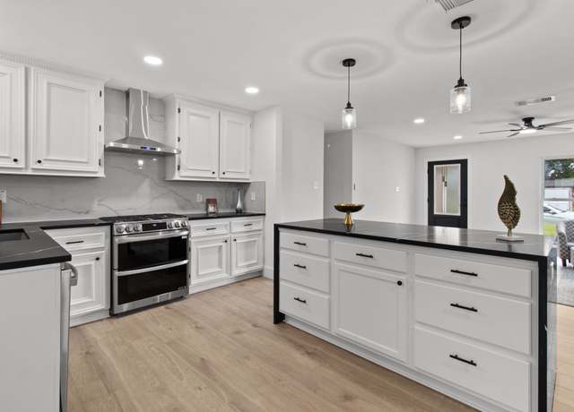 Property at 806 Lyngrove Dr, Houston, TX 77038, 3 beds, 2 baths