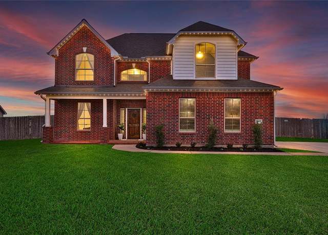 Property at 4803 Magnolia Bend Dr, Rosharon, TX 77583, 5 beds, 3.5 baths