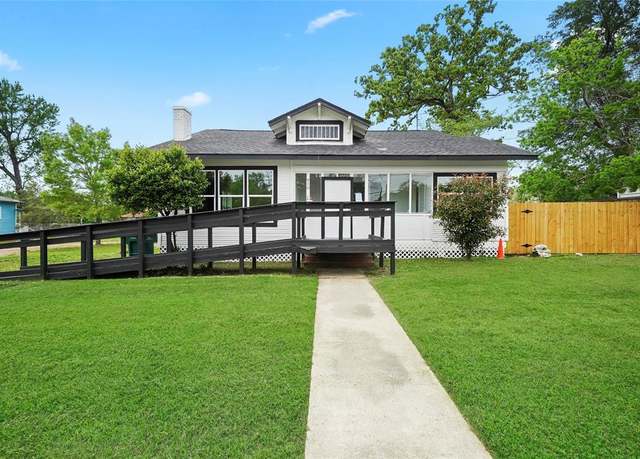 Property at 910 Cable St, Conroe, TX 77301, 3 beds, 1.5 baths