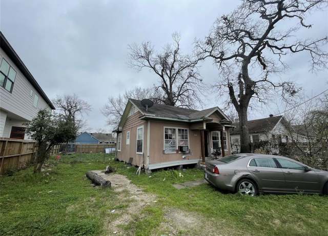 Property at 122 Amundsen St, Houston, TX 77009, 2 beds, 1 bath
