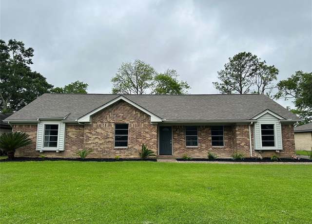 Property at 1922 Tracy Lynn Ln, Alvin, TX 77511, 3 beds, 2 baths