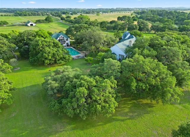 Property at 1007 Fm 390 E, Brenham, TX 77833, 4 beds, 4 baths