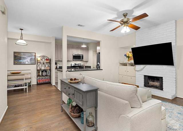 Property at 1881 Bering Dr #54, Houston, TX 77057, 2 beds, 2.5 baths