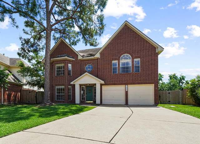 Property at 16555 Dawncrest Way, Sugar Land, TX 77498, 4 beds, 2.5 baths