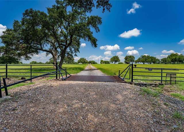 Property at 9517 Bauer Rd, Fayetteville, TX 78940