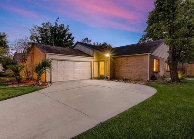 Property at 11815 Poplar Creek Dr, Houston, TX 77077, 3 beds, 2 baths