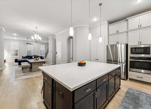 Property at 846 Dunleigh Meadows Ln, Houston, TX 77055, 3 beds, 3.5 baths