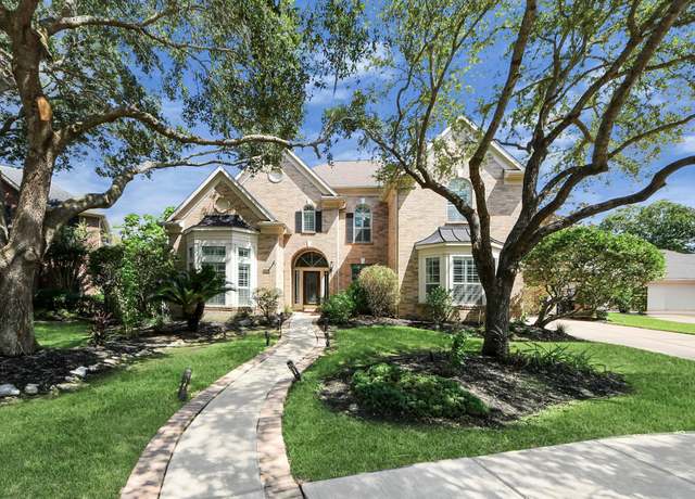 Property at 11 Foxworth Ct, Sugar Land, TX 77479, 5 beds, 4 baths