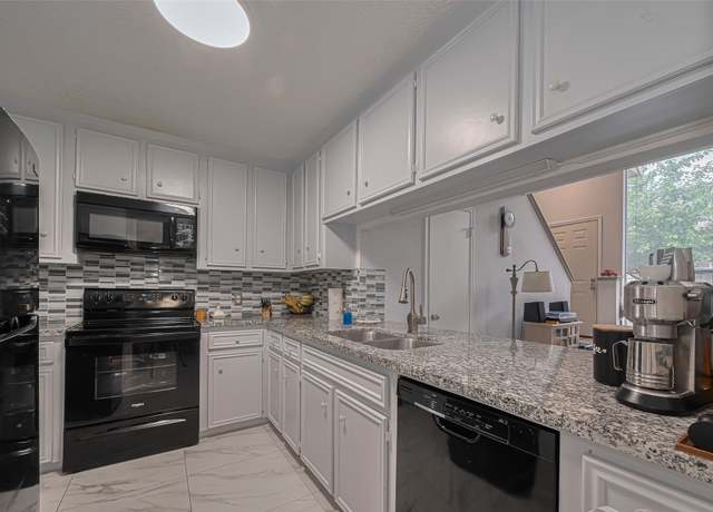 Property at 13798 Hollowgreen Dr #305, Houston, TX 77082, 2 beds, 1.5 baths