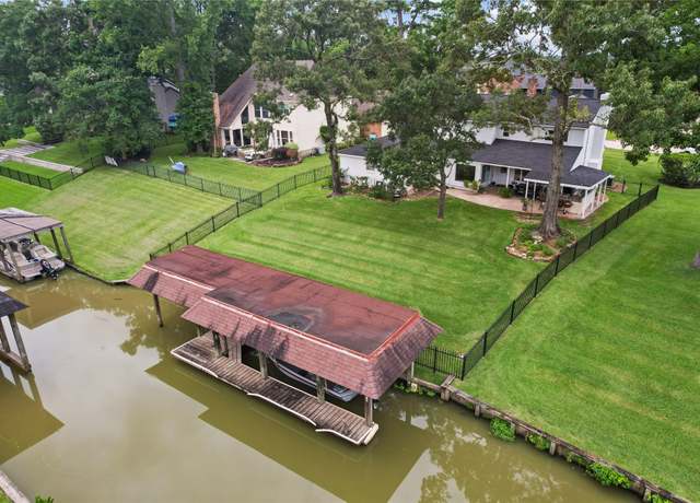 Property at 8218 Magnolia Glen Dr, Humble, TX 77346, 4 beds, 2.5 baths