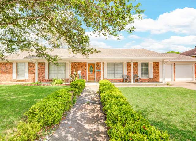 Property at 3528 Avenue L, Galveston, TX 77550, 3 beds, 2 baths