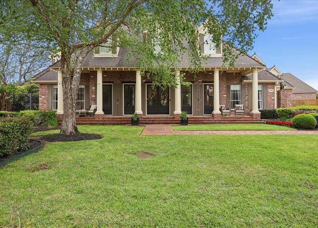 Property at 5150 Oakmont Dr, Beaumont, TX 77706, 5 beds, 5.5 baths