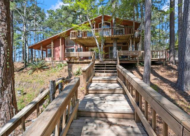 Property at 373 Sunset Dr, Livingston, TX 77351, 3 beds, 2 baths