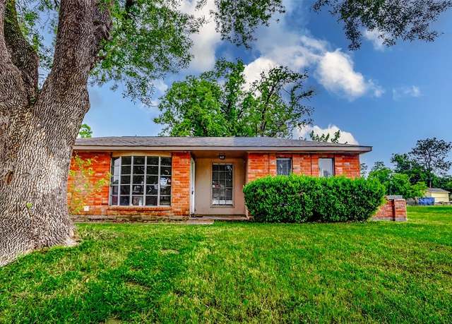 Property at 4969 E Ridge Creek Dr, Houston, TX 77053, 3 beds, 2 baths