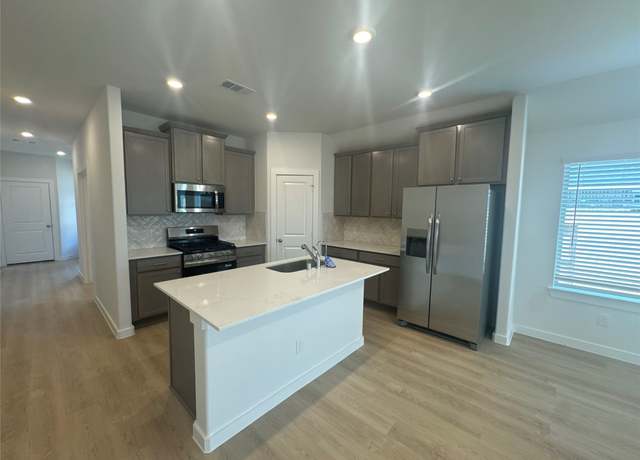 Property at 308 Gambels Quail Rd, Waller, TX 77484, 3 beds, 2 baths