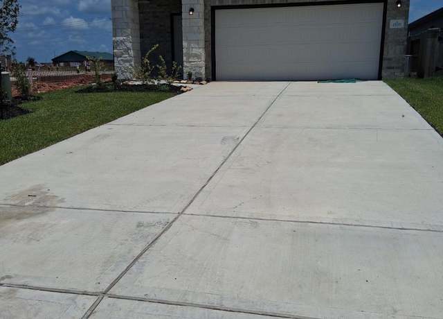 Property at 1539 Windrose Bnd, Angleton, TX 77515, 3 beds, 2.5 baths