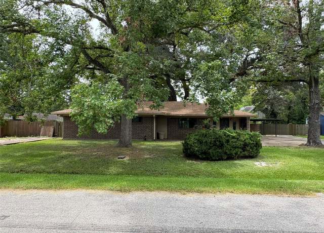 Property at 1303 Mac Dr, Sweeny, TX 77480, 4 beds, 1.5 baths