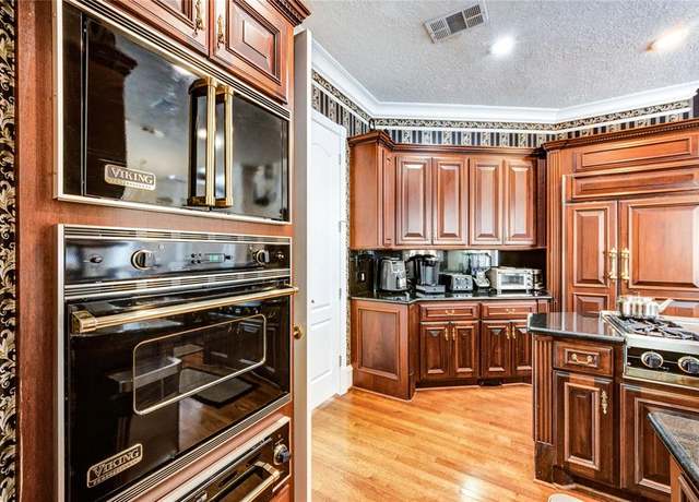 Property at 5302 Val Verde St, Houston, TX 77056, 4 beds, 3.5 baths