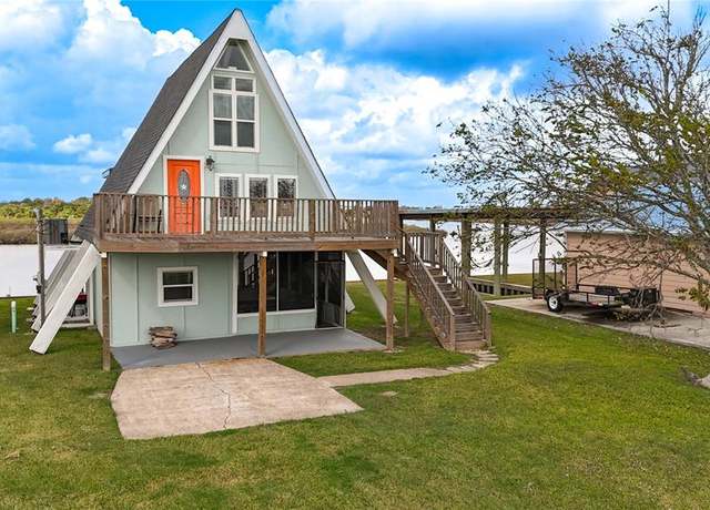 Property at 239 Redfish Dr, Freeport, TX 77541, 4 beds, 3 baths