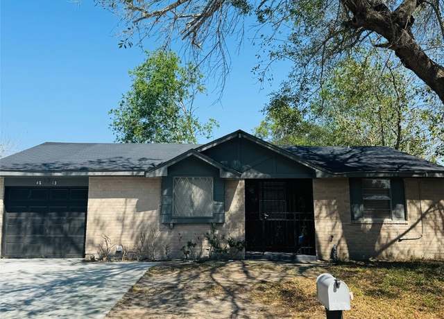 Property at 4813 E Ridge Creek Drive Dr, Houston, TX 77053, 3 beds, 2.5 baths