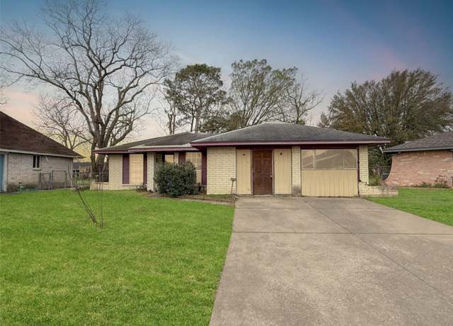 Property at 8611 Sunmoore Ct, Houston, TX 77088, 3 beds, 1.5 baths